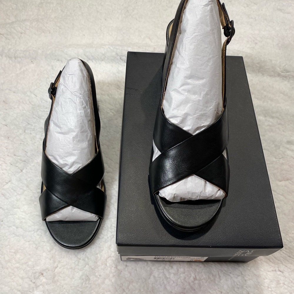 Woman’s Naturalizer Dress Shoes, Black, Size 8 Narrow - Picture 7 of 9
